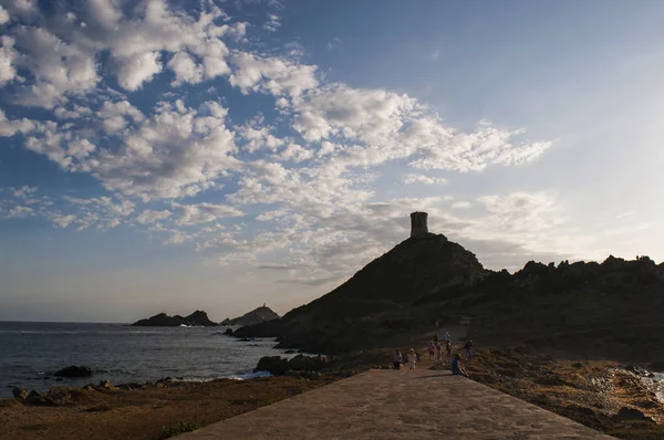 Corsica: sunset bulvarında La Parata kule, 1608 La Parata Cape Iles Sanguinaires (Bloody Adaları manzaralı Ajaccio Körfez, kuzey ucundaki üstüne inşa harap Ceneviz Kulesi)