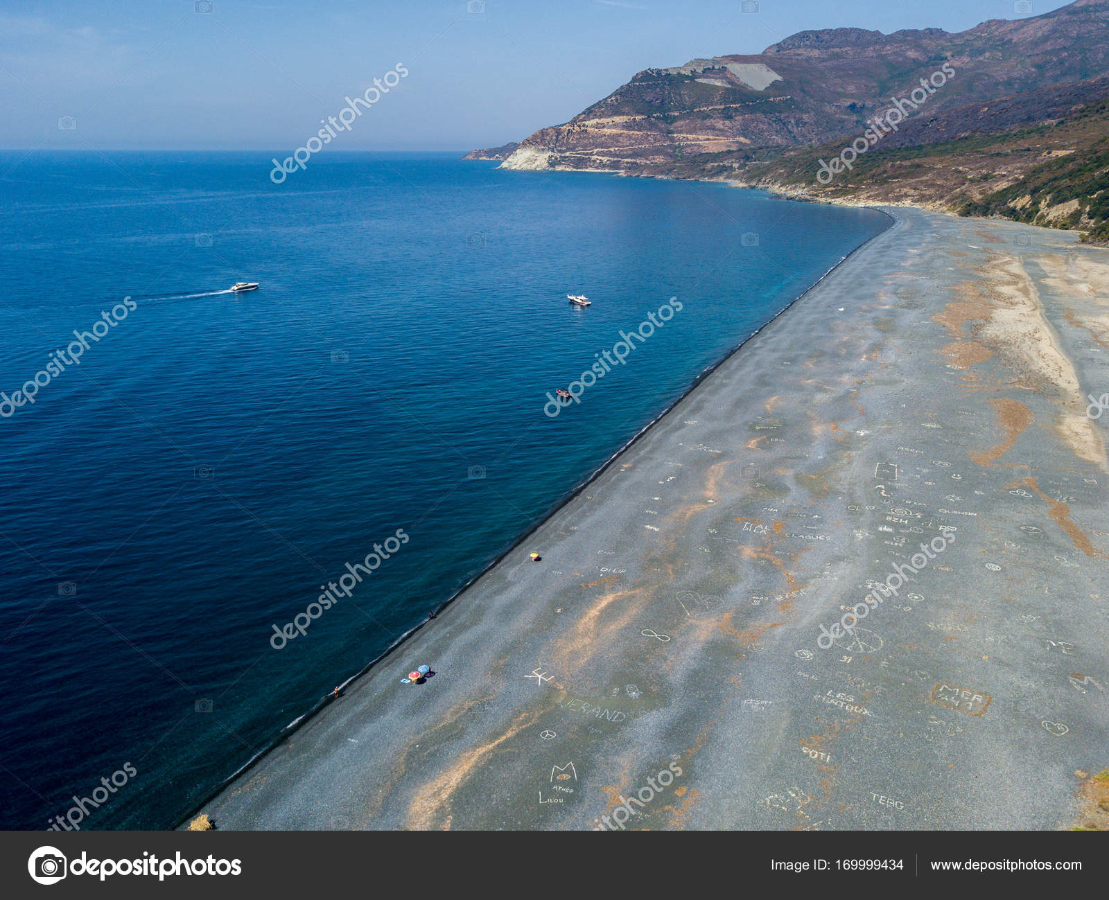Vue Aérienne Des Dessins Géométriques Caillou Noir Plage