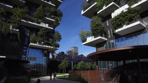 Verticale Forest, Milaan, Porta Nuova wolkenkrabber residenties, Italië — Stockvideo