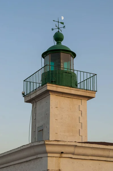 彼特拉灯塔，就职于 1857 年在 Ile de la 彼特拉 （石头岛）-瑟 （红岛），市上科西嘉的岩石岬的科西嘉： 详细信息 — 图库照片