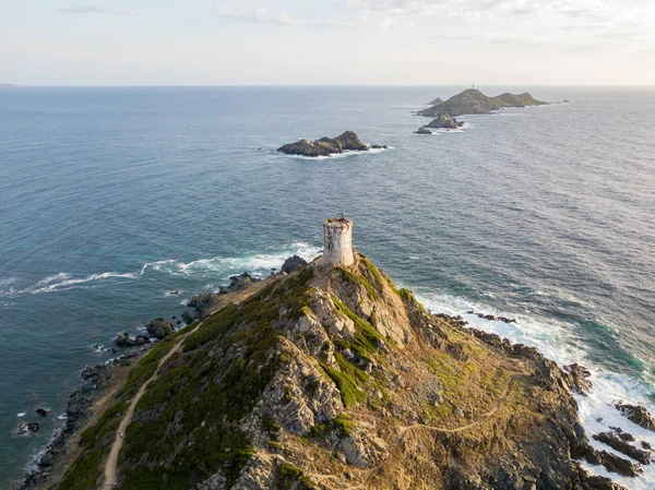 Vista aérea de las Islas de la Sangre y el Faro, Córcega, Francia — Foto de Stock