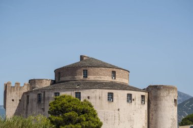 Corsica: 1439, Cenevizliler tarafından işgal yumruk konumlarından Kalesi, Saint-Florent, popüler yaz tatili Nokta corse Saint-Tropez, bilinen Batı kıyısında inşa