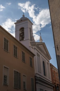 Corsica, 01/09/2017: Ajaccio, saraylar ve dar sokakları ile Güney Corsica Batı kıyısında ünlü şehir manzarası görünümünü 