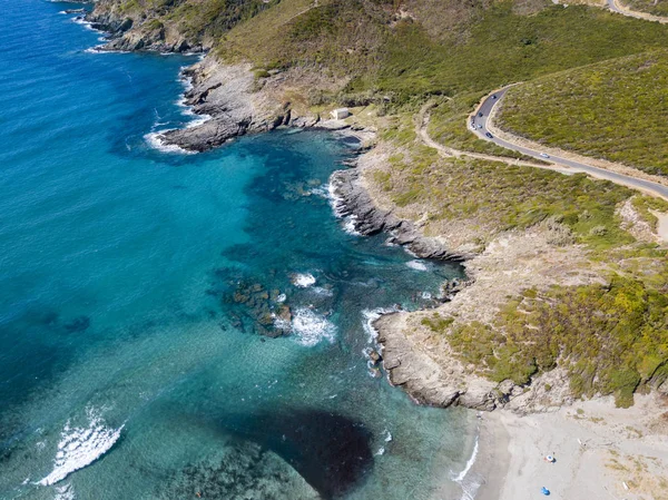 Vista Aérea Costa Córcega Caminos Sinuosos Calas Con Mar Cristalino — Foto de Stock