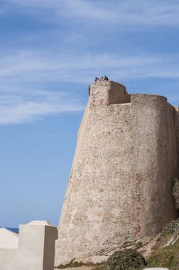 Corsica, 01/09/2017: tünemiş ve eski Kalesi, Calvi, ünlü turizm kuzeybatı sahilindeki antik duvarlarının mimari detaylar