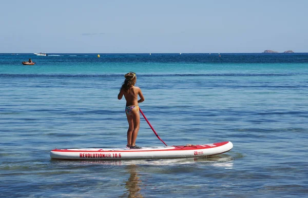 Corse 2017 Une Petite Fille Sur Une Pagaie Dans Mer — Photo