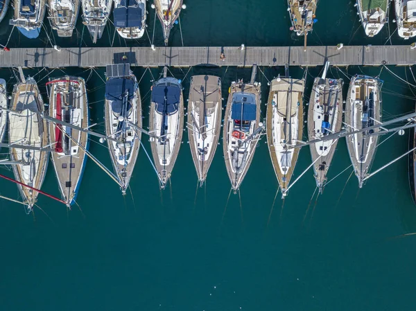 Flygfoto Segelbåtar Och Förtöjda Båtarna Båtar Förtöjda Hamnen Vibo Marina — Stockfoto