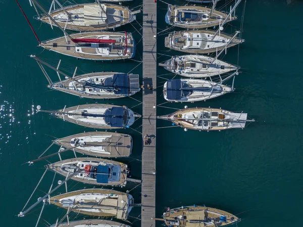 Flygfoto Segelbåtar Och Förtöjda Båtarna Båtar Förtöjda Hamnen Vibo Marina — Stockfoto