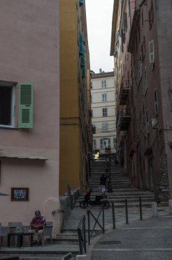 Corsica, 03/09/2017: manzarası ve tünemiş Kalesi Bastia, Cap Corse temelini adasının kuzeydoğusunda ünlü şehir sokakları görünümünü