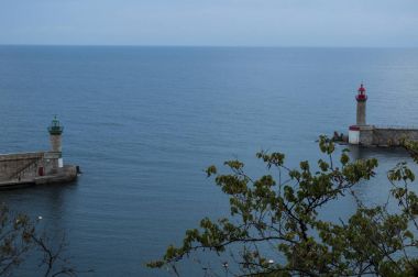 Korsika, 03/09/2017: eski limanın fenerleri (Vieux Port) eski Kalesi Bastia, kuzeydoğusunda Cap Corse tabanında şehir