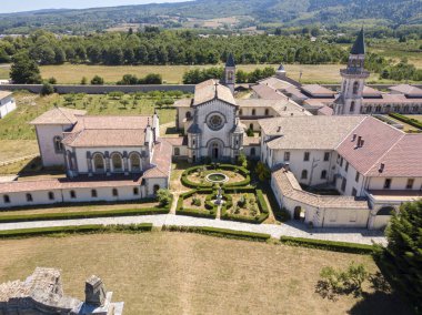 Havadan görünümü Certosa di Serra San Bruno, Certosino Manastırı, Vibo Valentia, Calabria, İtalya