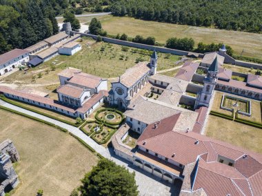 Havadan görünümü Certosa di Serra San Bruno, Certosino Manastırı, Vibo Valentia, Calabria, İtalya