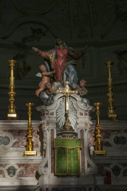 Corsica, 05/09/2017: Basilica of Saint Mary Major altar ayrıntılarını, Romanesk tarzı Roma Katolik Kilisesi yer alan Bonifacio için yapılan