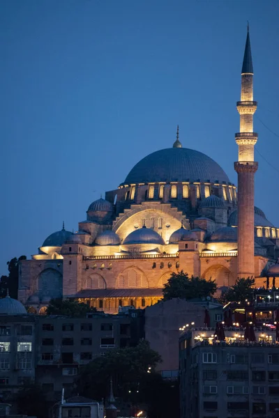 Κωνσταντινούπολη Τουρκία Μέση Ανατολή Νυχτερινός Ορίζοντας Της Πόλης Θέα Φωτισμένο — Φωτογραφία Αρχείου