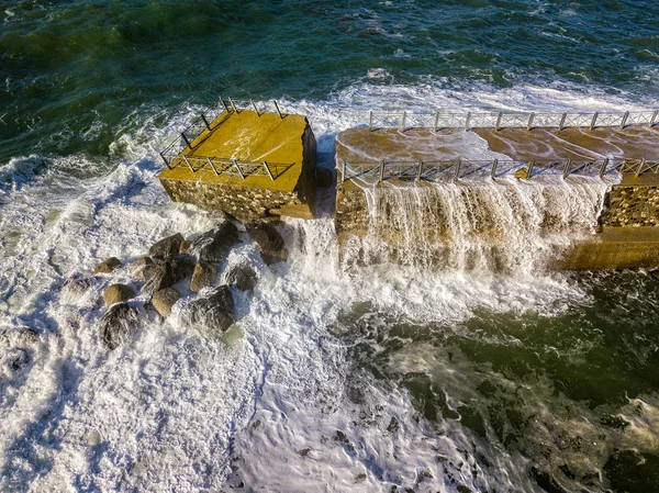 Повітряний Вид Пірс Камінням Скелями Морі Піццо Калабро Пірс Панорамний — стокове фото