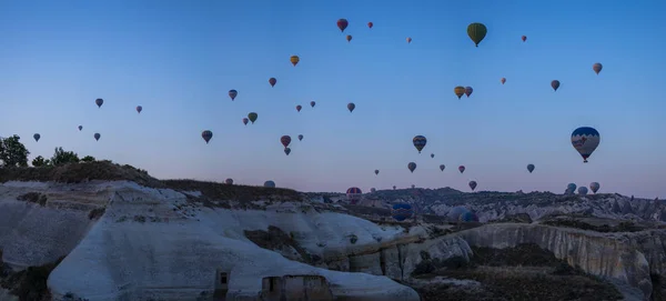 Cappadocia Turecko Evropa 2019 Horkovzdušné Balóny Plovoucí Úsvitu Výhledy Údolí — Stock fotografie