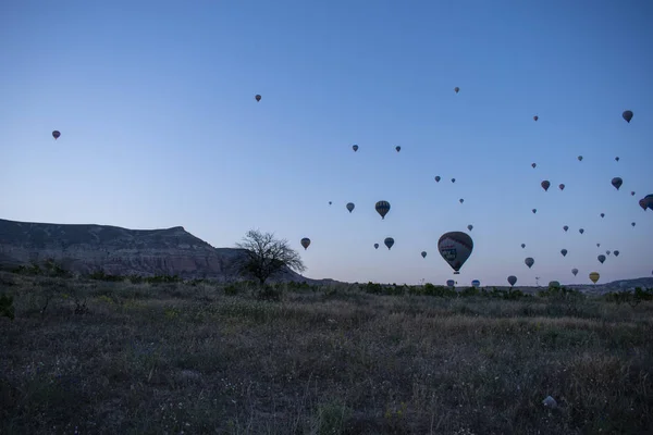 Cappadocia Turecko Evropa 2019 Tradiční Horkovzdušné Balóny Plovoucí Úsvitu Obloze — Stock fotografie