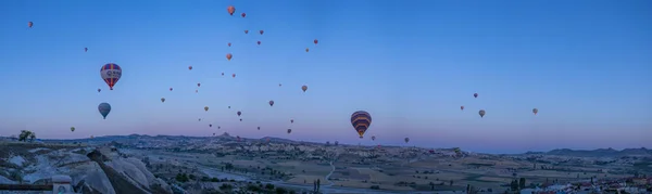 Kappadokien Turkiet Europa 2019 Varmluftsballonger Flyter Gryningen Och Utsikt Över — Stockfoto