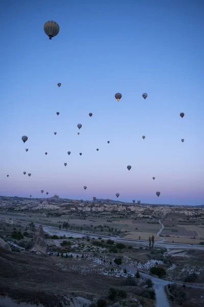 Cappadocia Turecko Evropa 2019 Horkovzdušné Balóny Plovoucí Úsvitu Výhledy Údolí — Stock fotografie