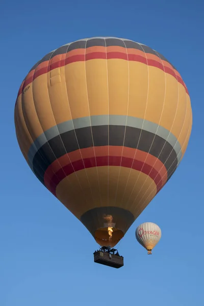 Kappadokien Turkiet Europa 2019 Traditionella Varmluftsballonger Som Flyter Efter Gryningen — Stockfoto