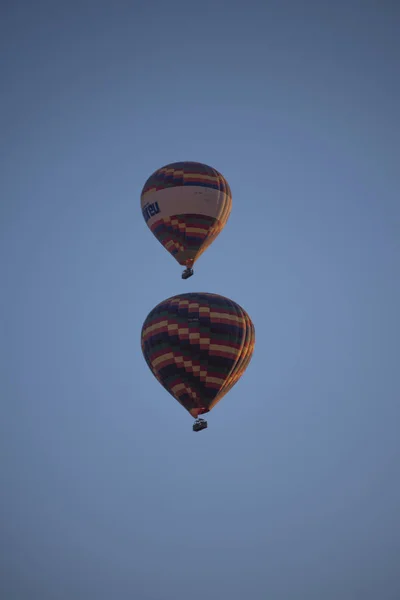 Capadócia Turquia Europa 2019 Balões Quente Tradicionais Flutuando Amanhecer Céu — Fotografia de Stock