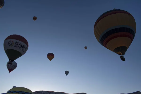 Kappadokien Turkiet Europa 2019 Varmluftsballonger Flyter Gryningen Och Utsikt Över — Stockfoto