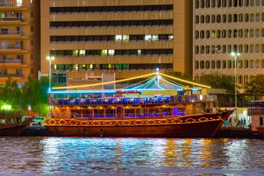 Dhow Cruise Akşam Yemeği Dubai
