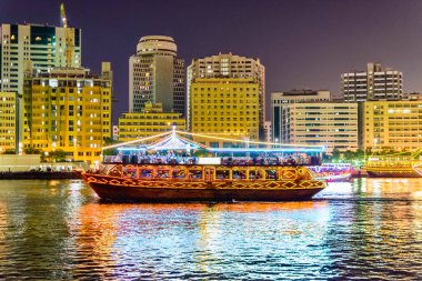 Dhow Cruise Akşam Yemeği Dubai