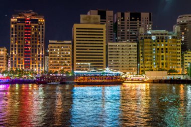 Dhow Cruise Akşam Yemeği Dubai