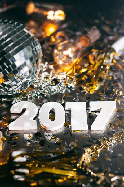 2017 ディスコ ボール新年の前夜グランジ背景 — ストック写真