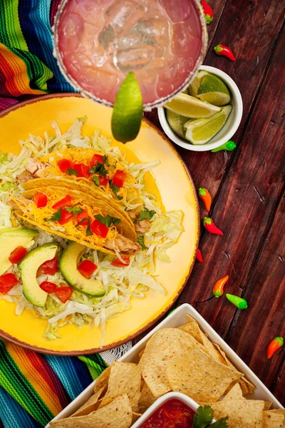 Fondo: Piatto di Tacos e Margarita — Foto Stock