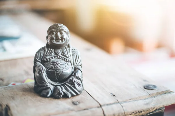 Feng Shui Statua Buddha Tavolo Nel Proprio Soggiorno — Foto Stock