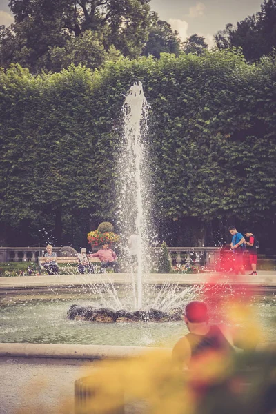 Fontaine Eau Dans Parc Public Jardin Mirabell Salzbourg — Photo