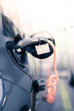 Elektrikli Araba şarj kablo ve fiş noktası şarj etmek için önde gelen ile şarj. 