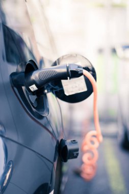 Elektrikli Araba şarj kablo ve fiş noktası şarj etmek için önde gelen ile şarj. 