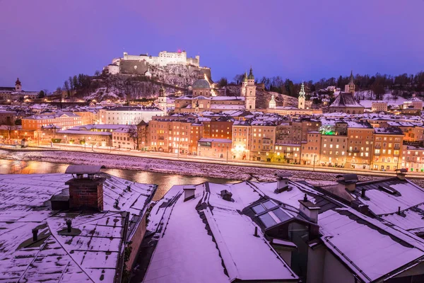 Salisburgo Centro Storico Natale Nevoso Sera Austria — Foto Stock