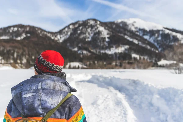 Krásná Běloška Jde Projít Zimní Krajina Rakousko — Stock fotografie