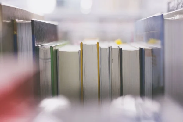 Imagen Cerca Una Variedad Libros Biblioteca Pública — Foto de Stock