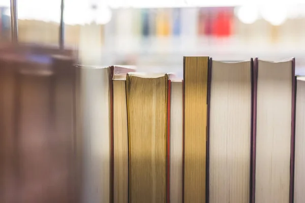 Imagen Cerca Una Variedad Libros Biblioteca Pública — Foto de Stock