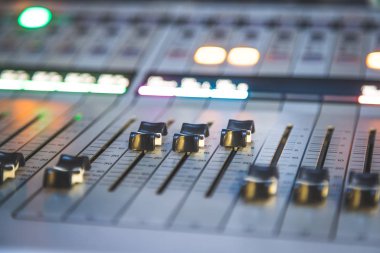 Bir ses kayıt stüdyosu, mikser Resepsiyon profesyonel müzik üretimi
