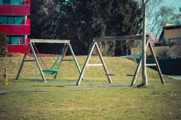 Parque Infantil Abandonado Verano Nadie Está Jugando — Foto de Stock
