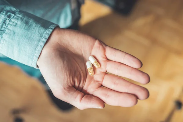 Medicamentos Mano Masculinos Píldoras Vitamínicas —  Fotos de Stock