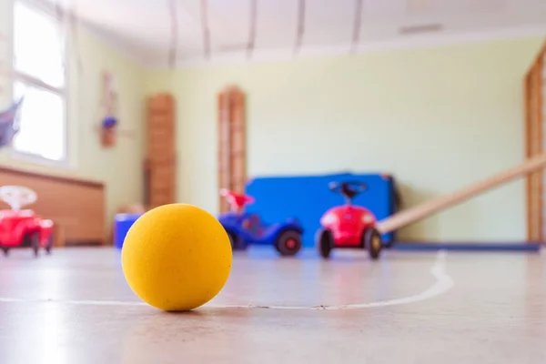 Κοντινό Πλάνο Της Μπάλας Αφρού Παιχνιδιού Μια Αίθουσα Γυμναστηρίου Ενός — Φωτογραφία Αρχείου