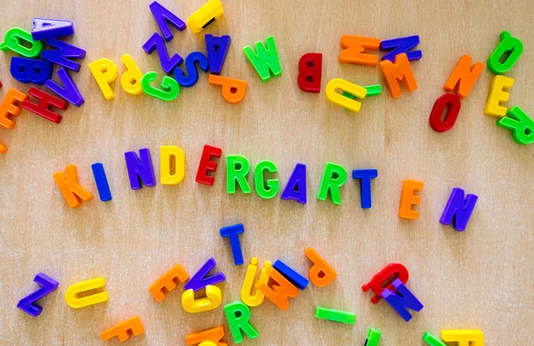 Cartas Coloridas Con Palabra Kindergarten —  Fotos de Stock