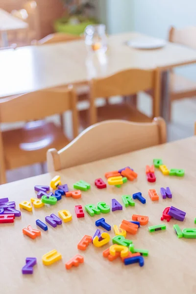 Cartas Coloridas Con Palabra Kindergarten — Foto de Stock