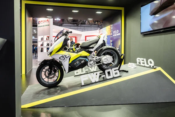 Scooter elétrico FW06 da Felo Chinese Company em exposição na EICMA 2019 — Fotografia de Stock