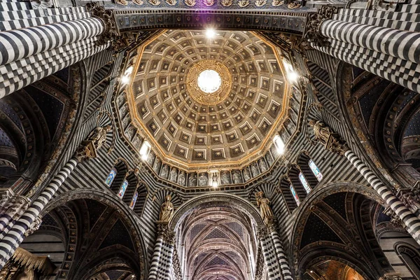 Vista Interior Del Techo Cúpula Siena Duomo Durante Día — Foto de Stock