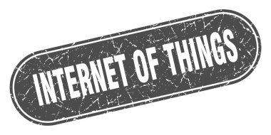İşaretlerin interneti. Nesnelerin interneti grunge siyah pul. Etiket