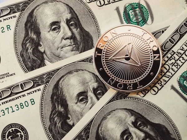 Tron trx physische Münze in uns Dollar. Digitalwährung — Stockfoto