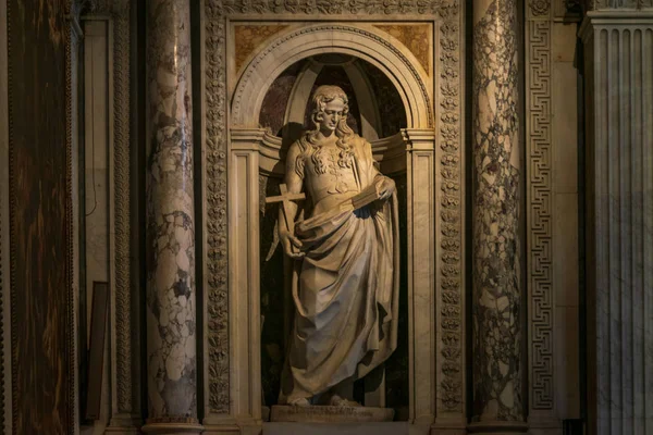 Statue Von Innen Der Kathedrale Von Pisa Der Schiefe Turm — Stockfoto